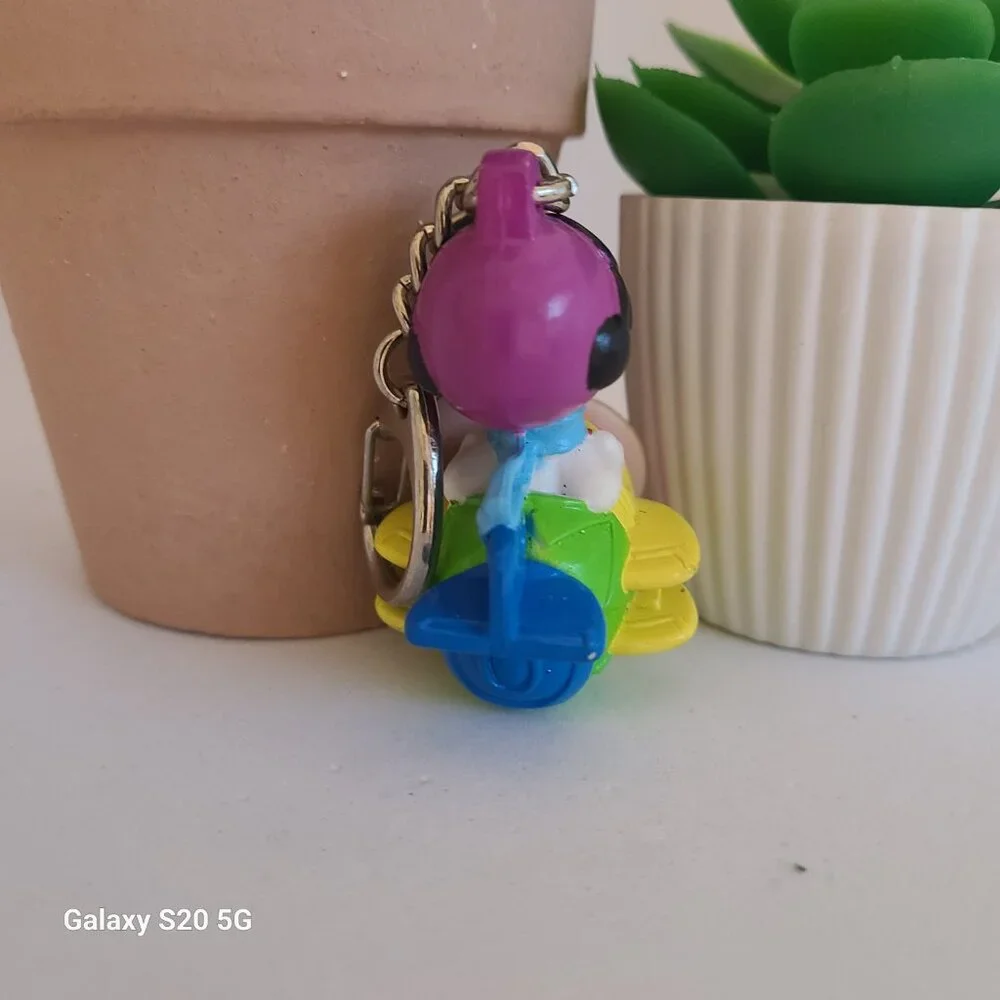 Unknown Brand Snoopy Flying An Easter‎ Egg Plane Keychain Multi-Color Vintage